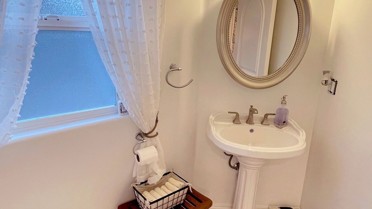 Photo of Bathroom in Woodland Hills
