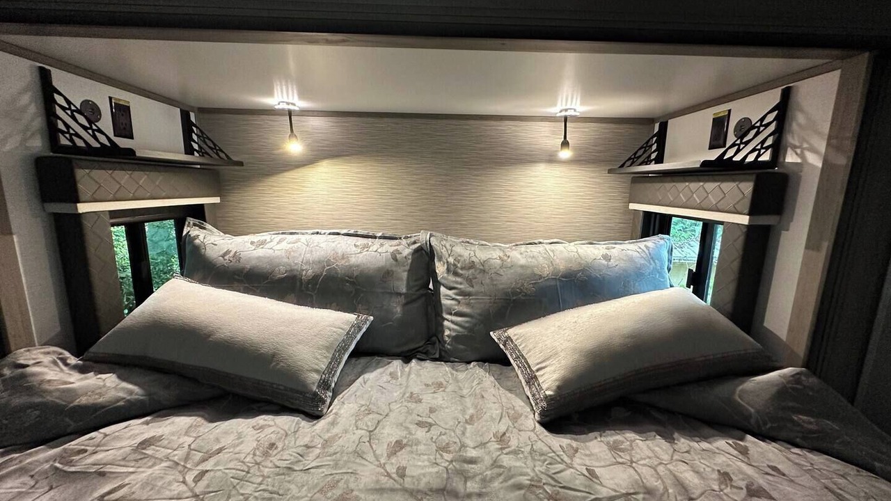 Photo of Bedroom in Lake Helen
