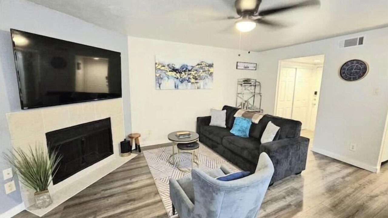 Photo of Livingroom in Garland