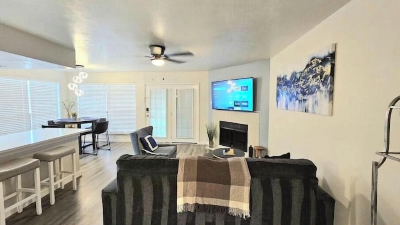 Photo of Livingroom in Garland