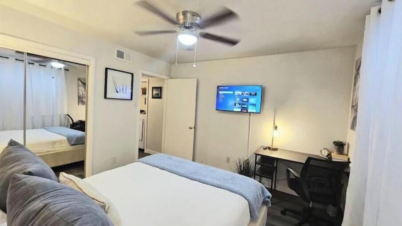 Photo of Bedroom in Garland