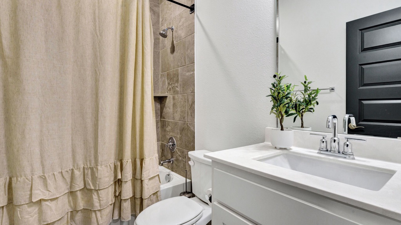 Photo of Bathroom in Rowlett