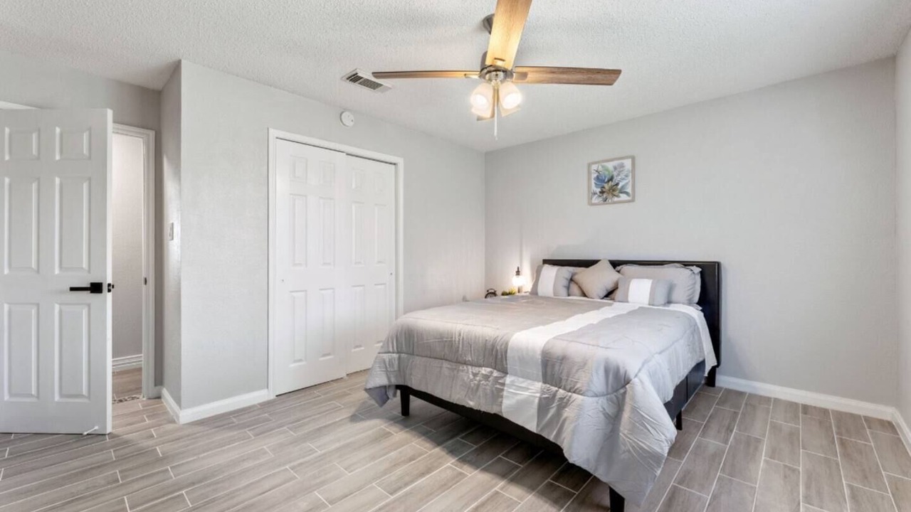 Photo of Bedroom in Northeast Houston