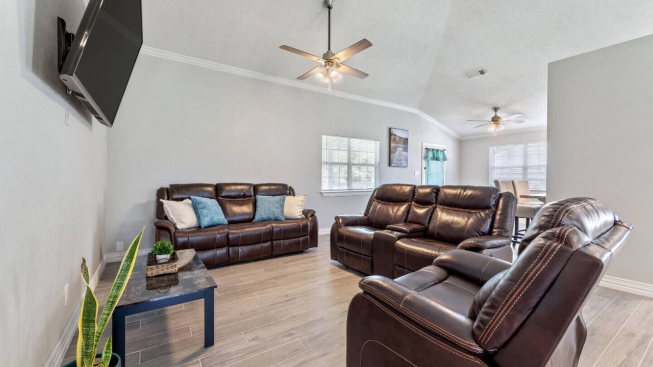 Photo of Livingroom in Northeast Houston