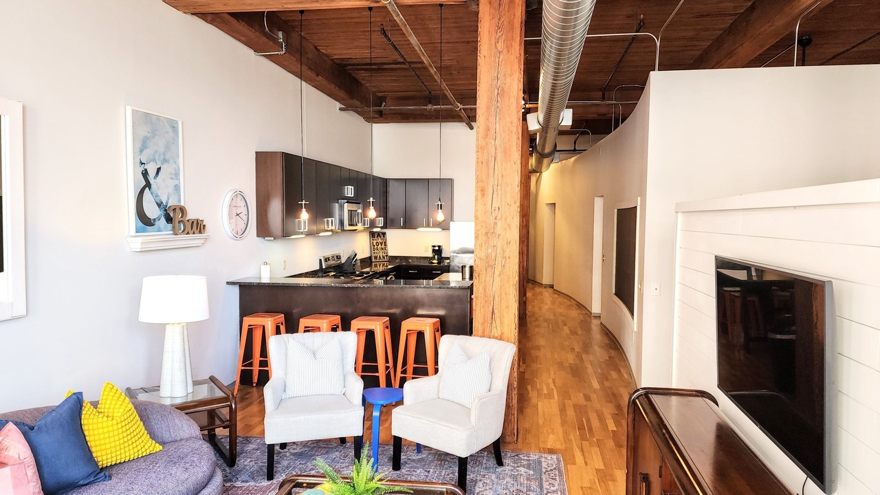 Photo of Livingroom in Downtown West