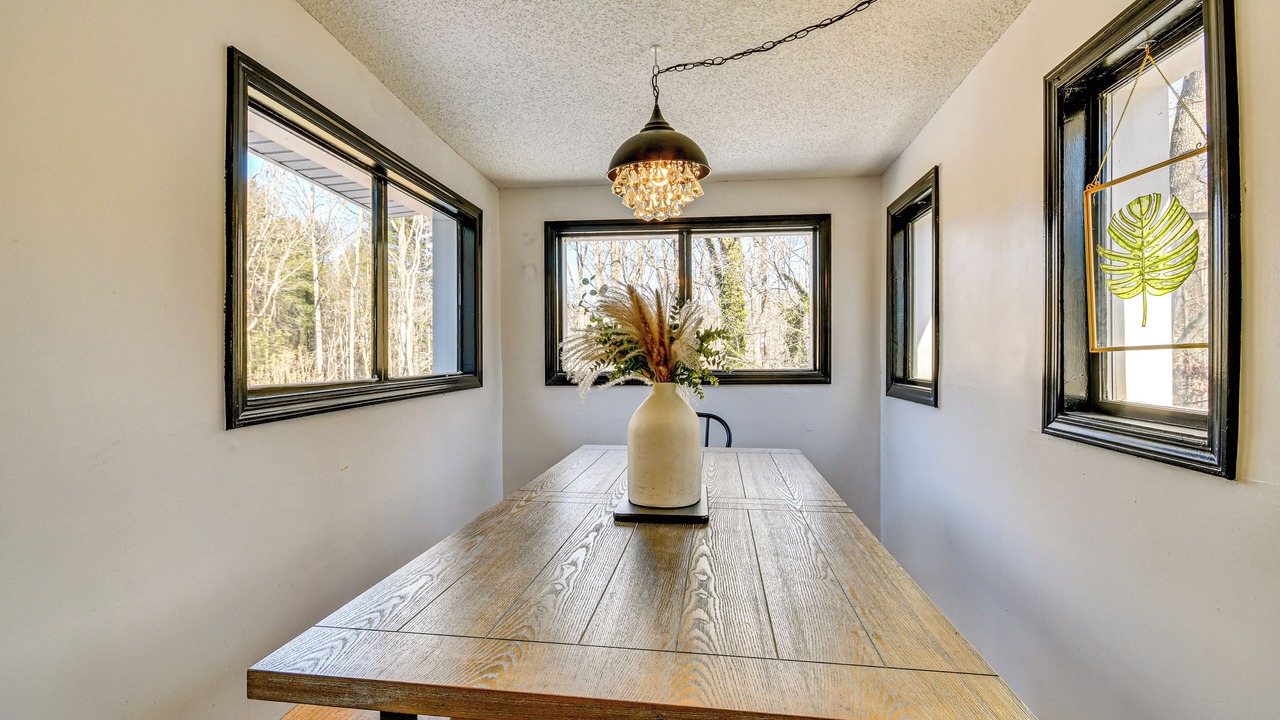 Photo of Livingroom in Swannanoa