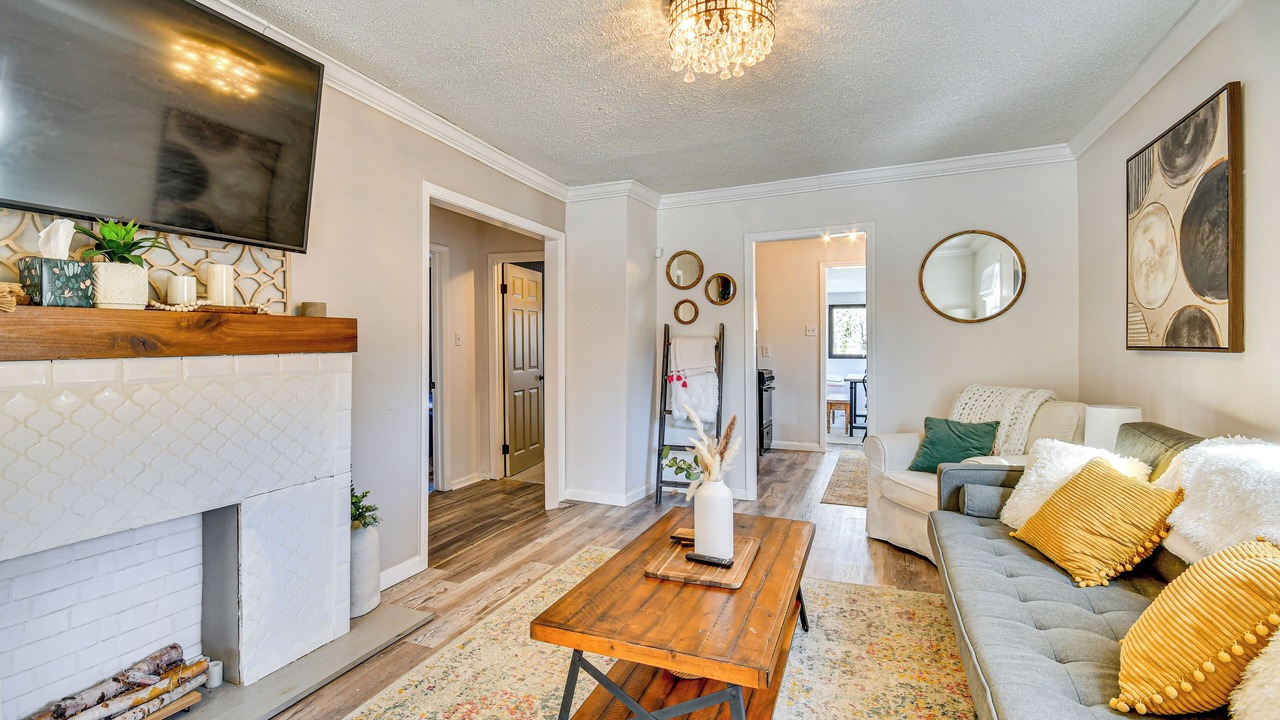 Photo of Livingroom in Swannanoa