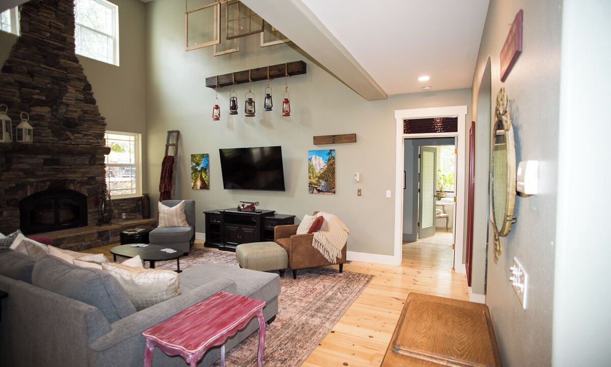 Photo of Livingroom in Mariposa