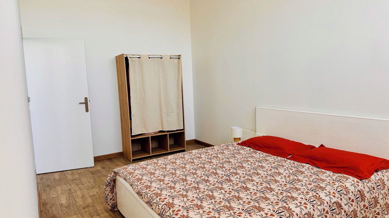 Photo of Bedroom in Chalons-en-Champagne