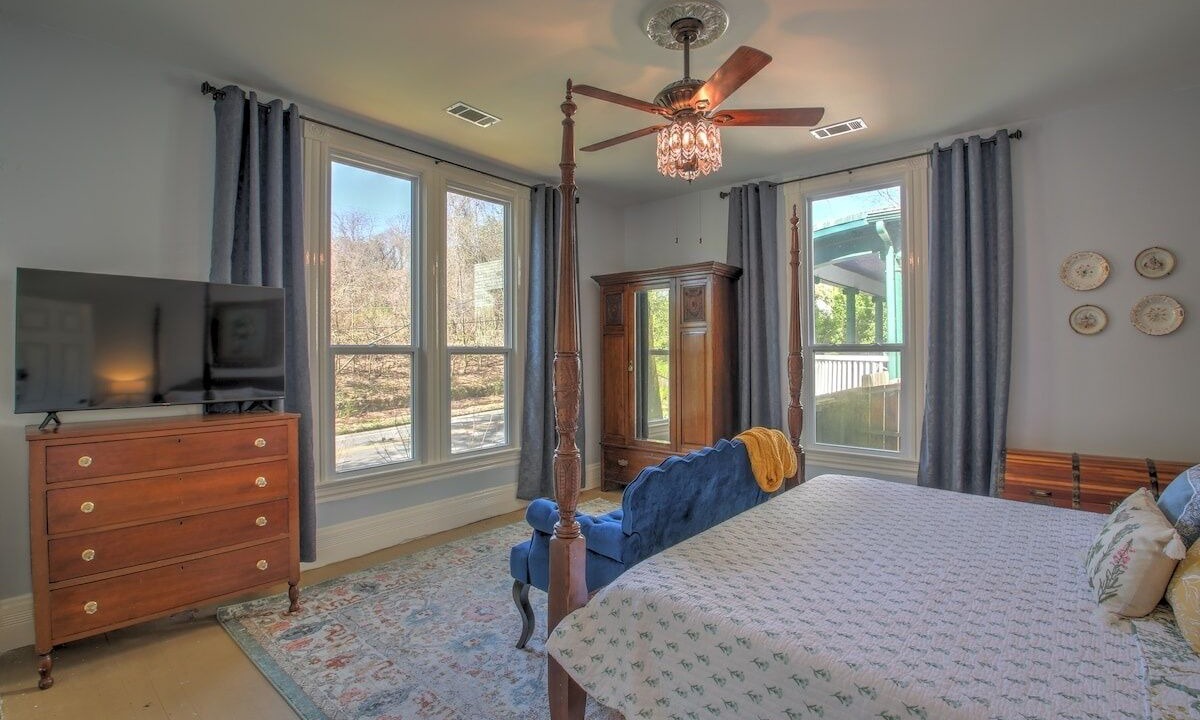 Photo of Bedroom in Hot Springs