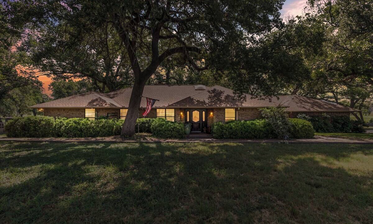 Photo of Outdoor in Hamilton