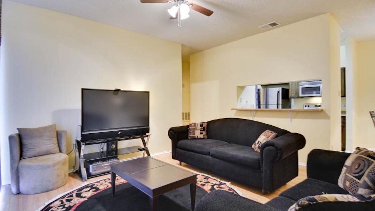 Photo of Livingroom in Village At Walnut Creek