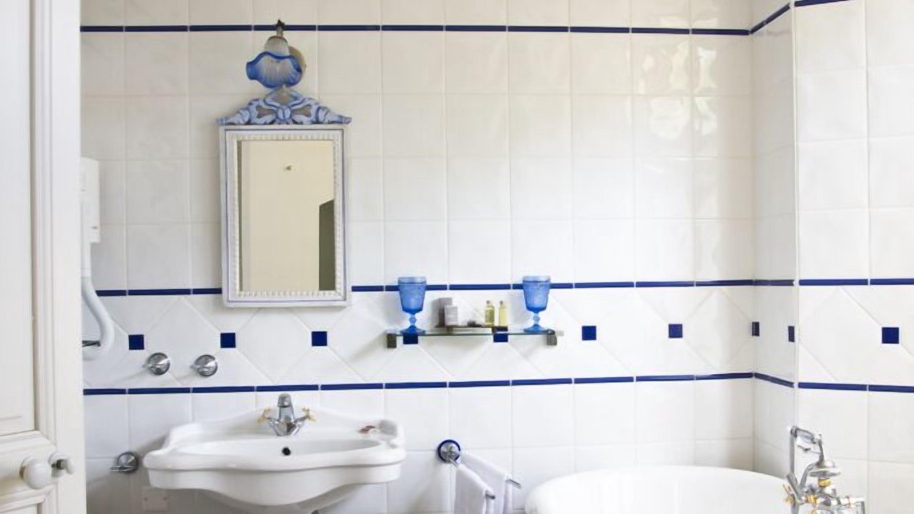 Photo of Bathroom in Noyant-de-Touraine