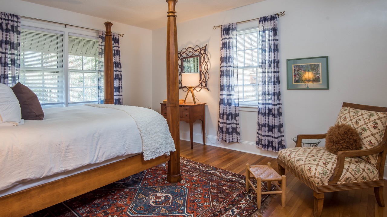 Photo of Bedroom in Hendersonville