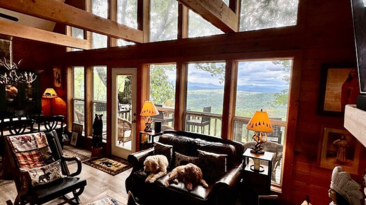 Photo of Livingroom in Helen