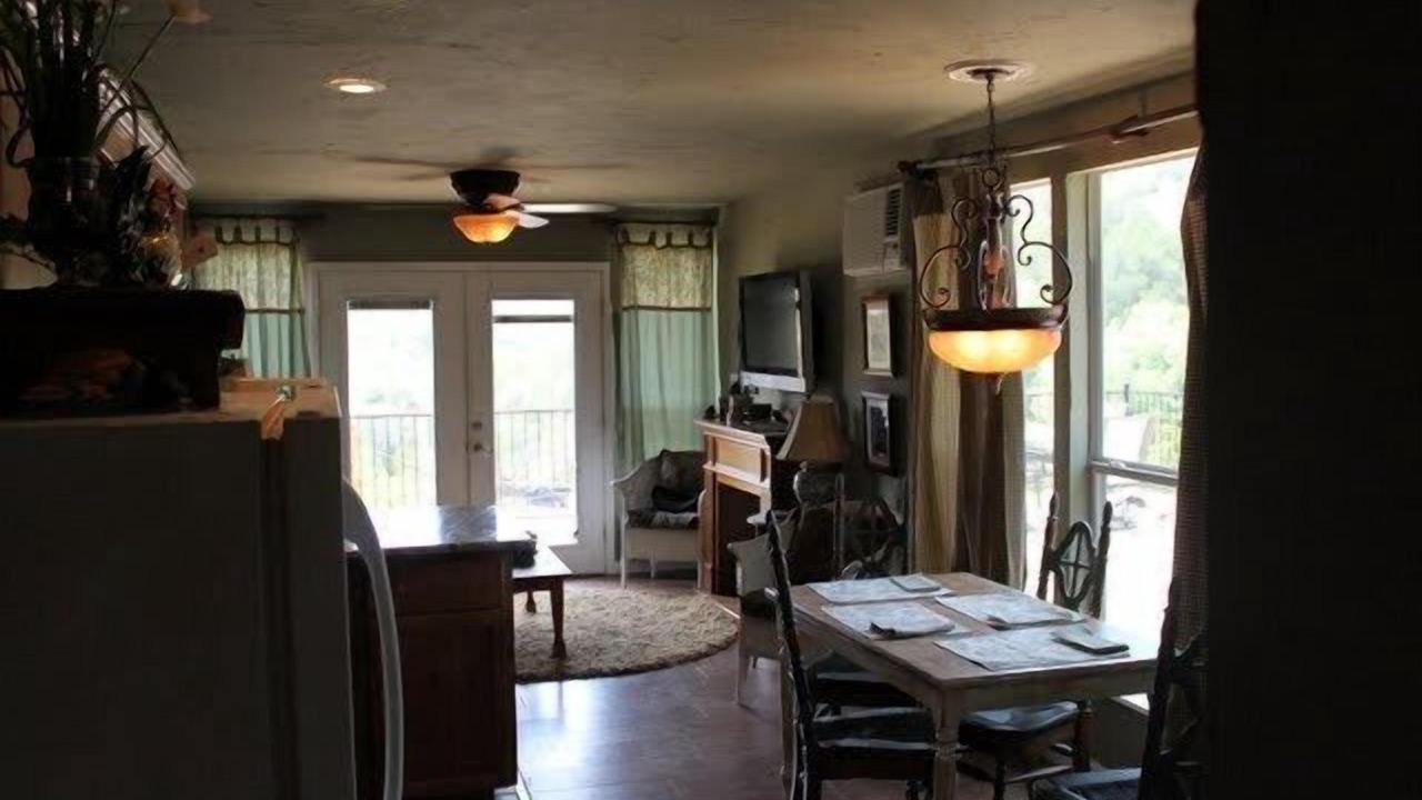 Photo of Livingroom in Davis