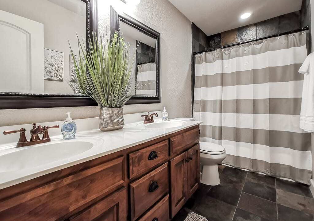 Photo of Bathroom in Plaza Westport