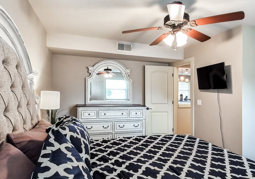 Photo of Bedroom in Plaza Westport