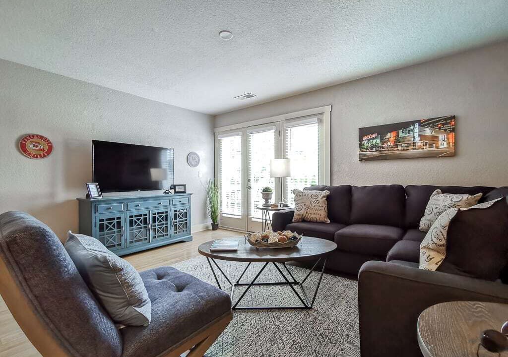 Photo of Livingroom in Plaza Westport