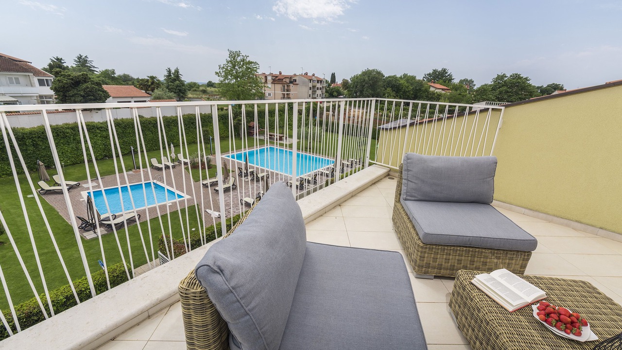 Photo of Patio Balcony in Mali Maj