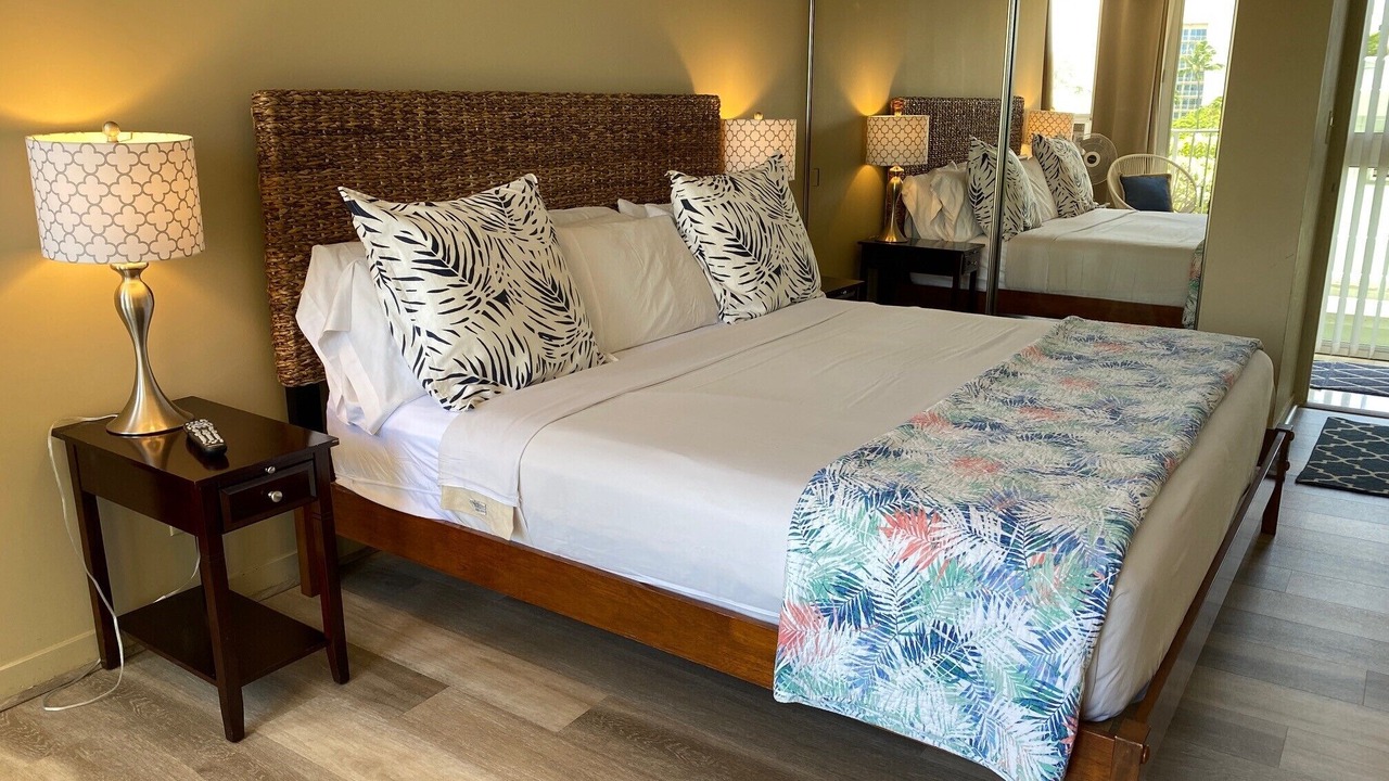 Photo of Bedroom in Diamond Head - Kapahulu - St. Louis