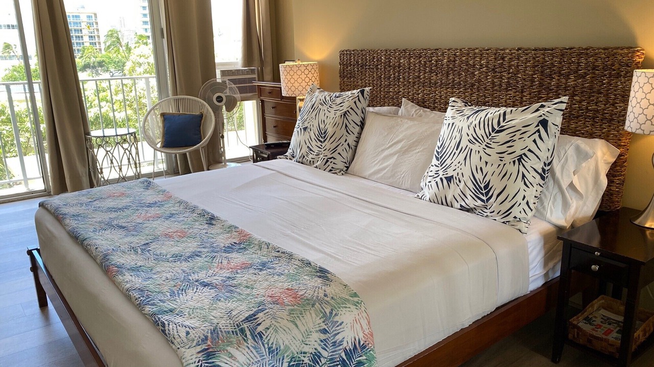 Photo of Bedroom in Diamond Head - Kapahulu - St. Louis