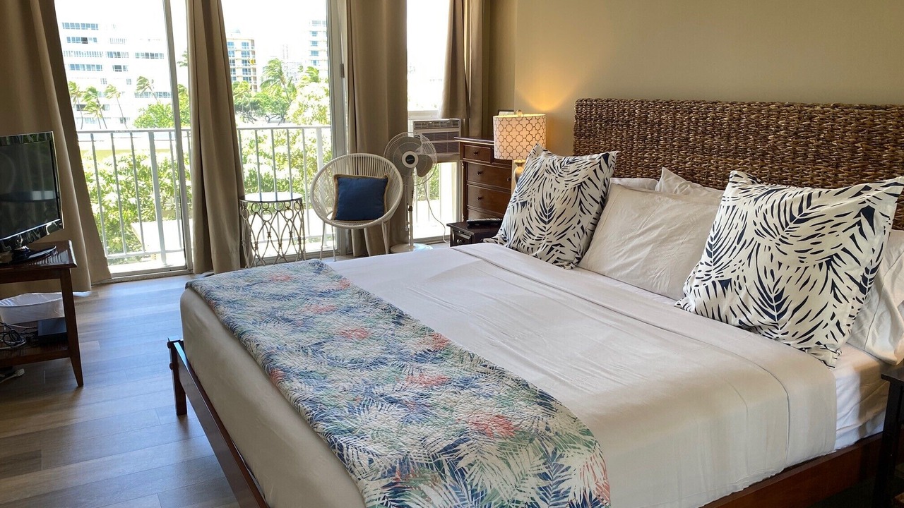 Photo of Bedroom in Diamond Head - Kapahulu - St. Louis