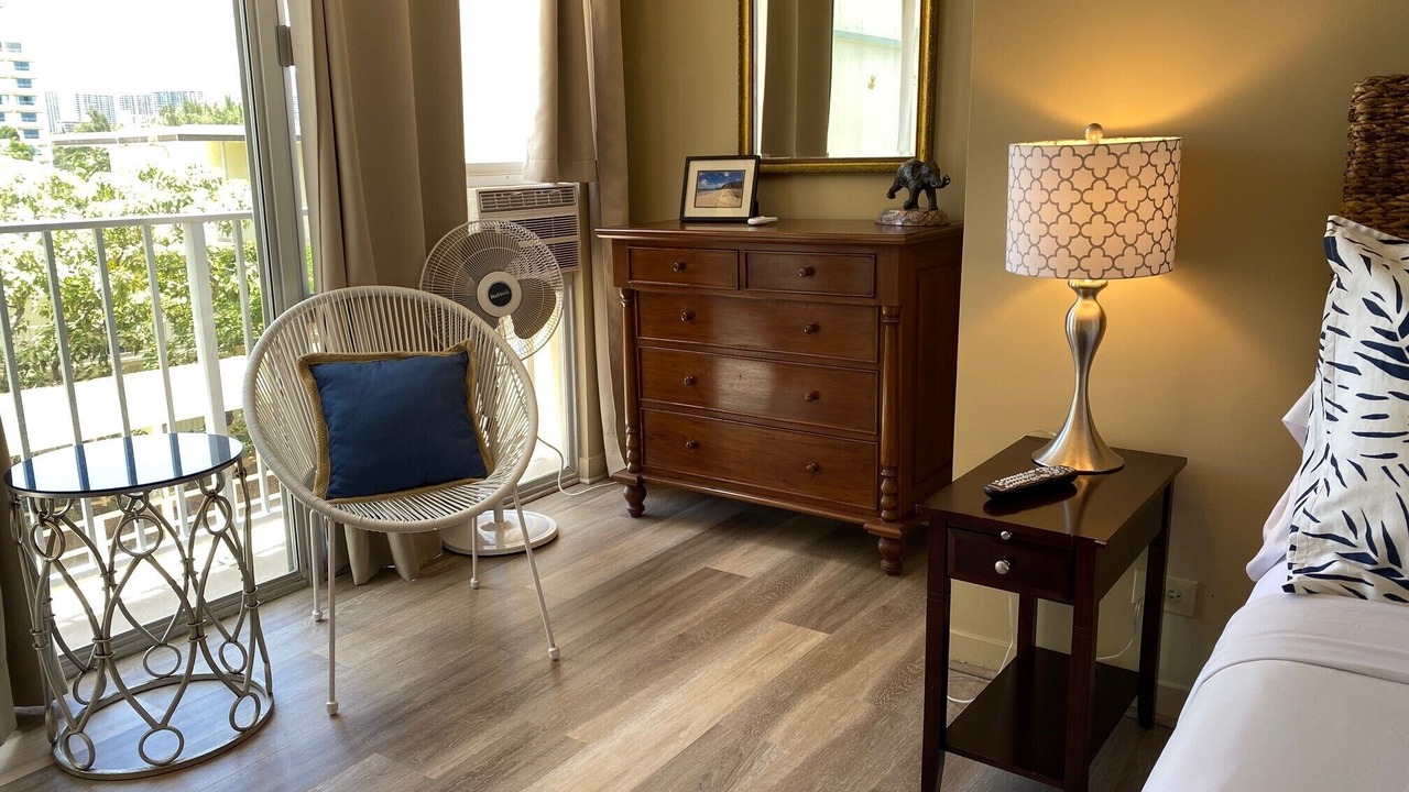 Photo of Bedroom in Diamond Head - Kapahulu - St. Louis