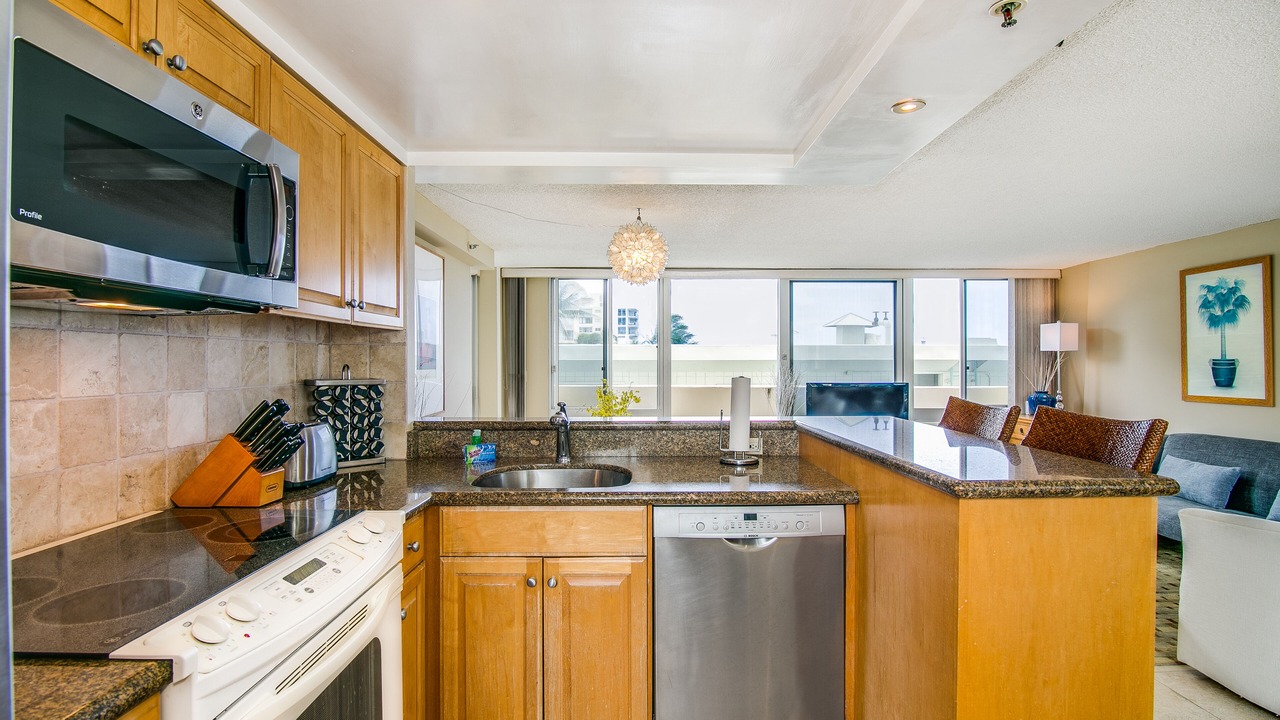 Photo of Kitchen in Diamond Head - Kapahulu - St. Louis