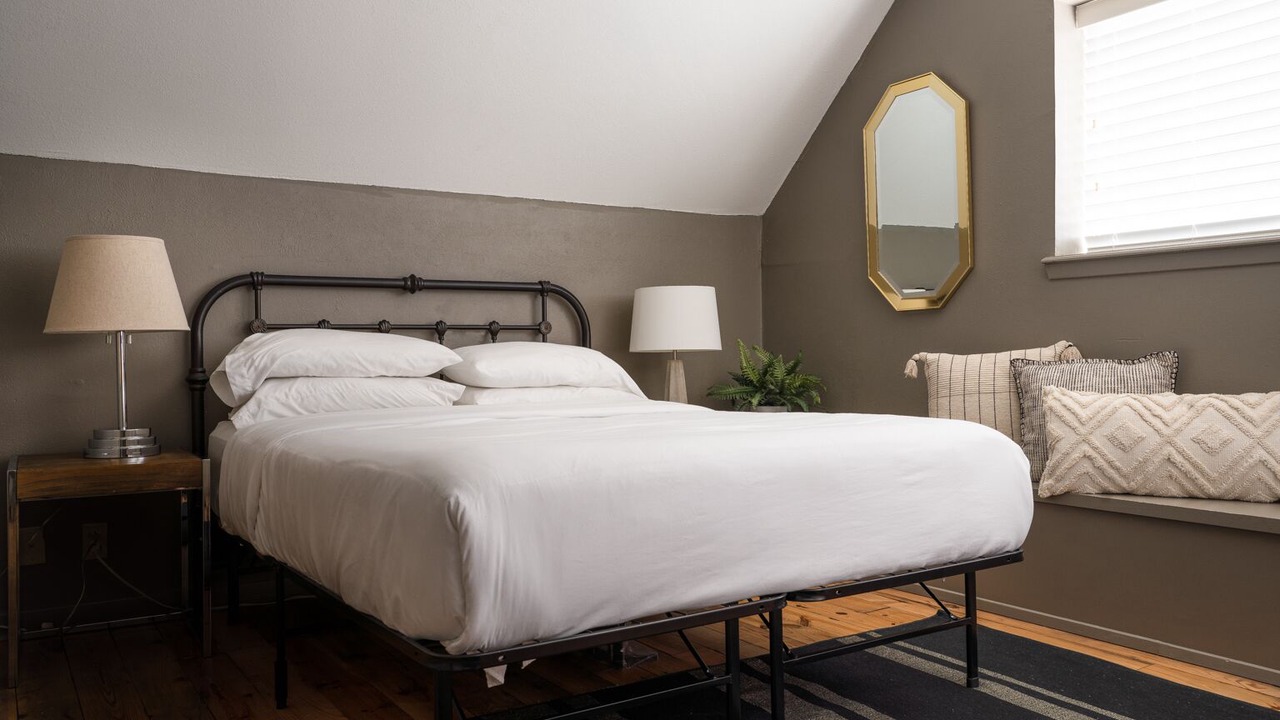 Photo of Bedroom in Mountainview