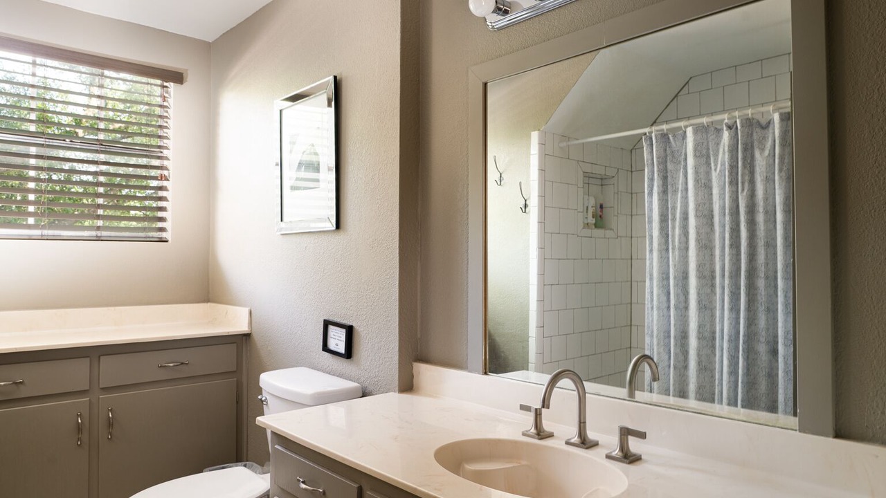 Photo of Bathroom in Mountainview