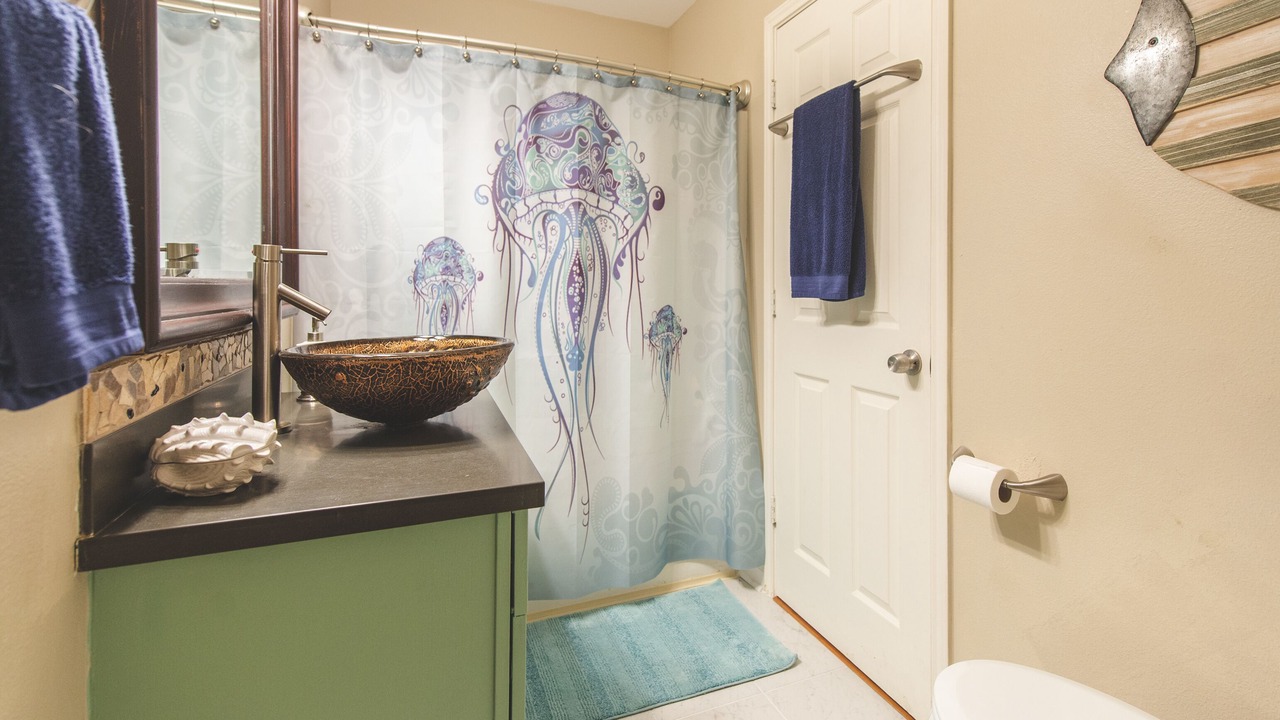 Photo of Bathroom in Leeward Sands