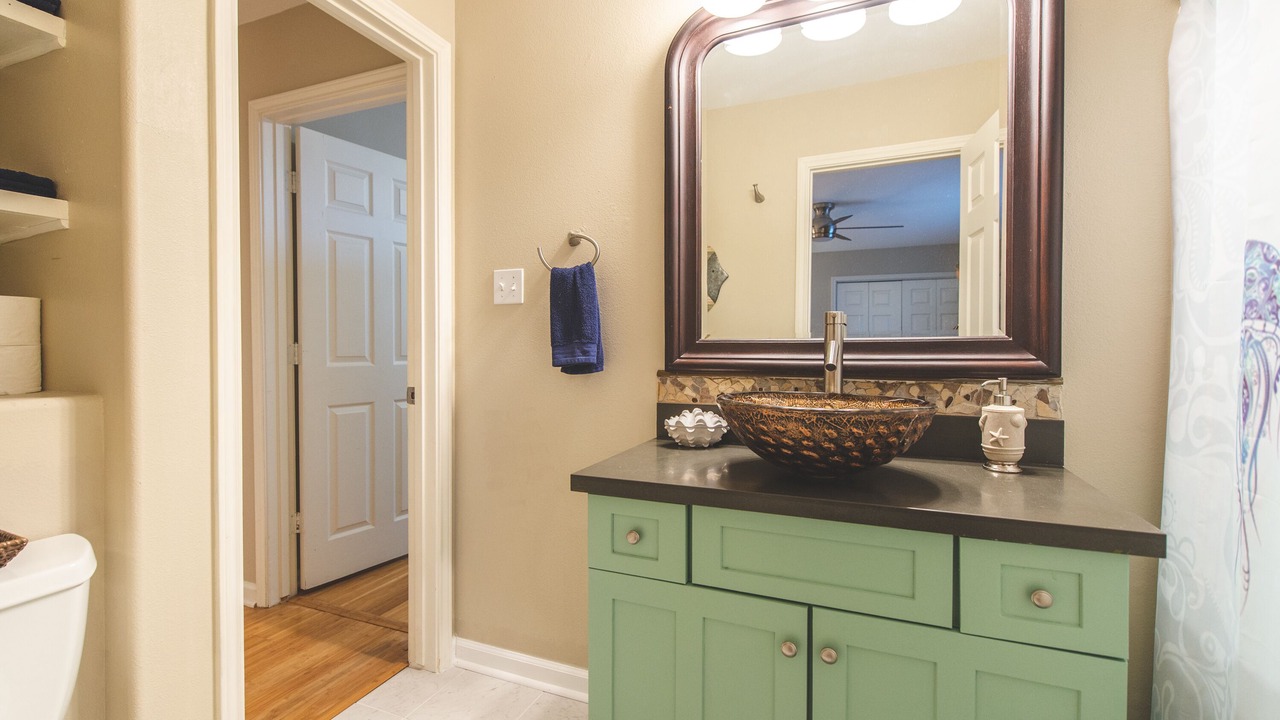 Photo of Bathroom in Leeward Sands