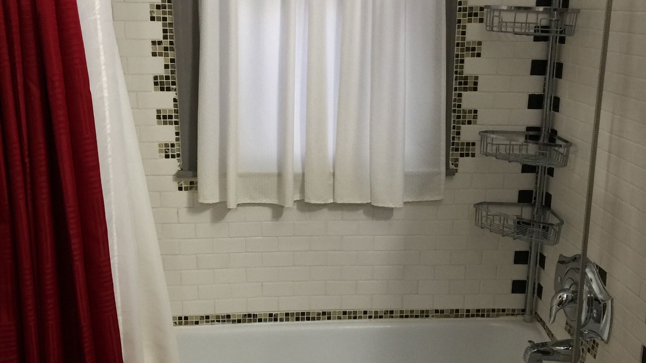 Photo of Bathroom in Kutzky Park