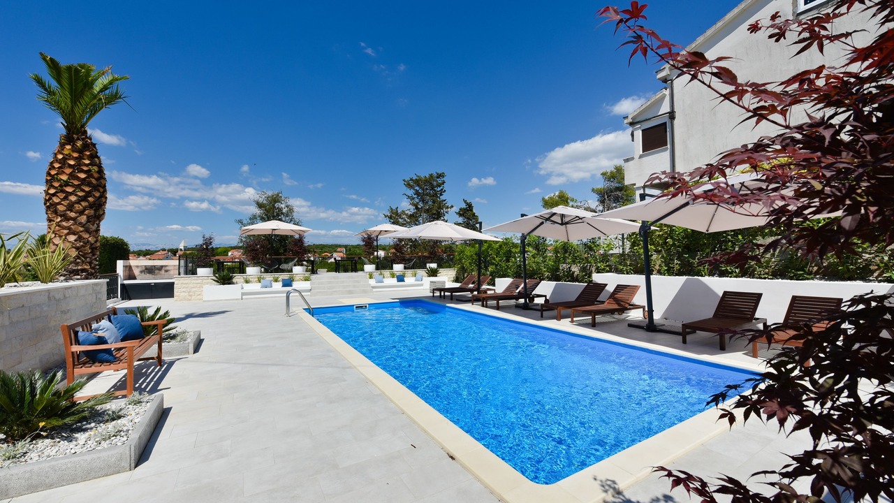 Photo of Outdoor in Petrcane