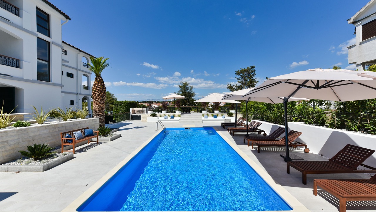 Photo of Outdoor in Petrcane