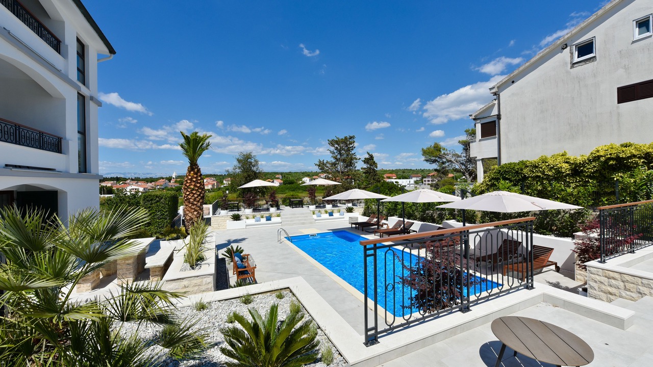 Photo of Outdoor in Petrcane