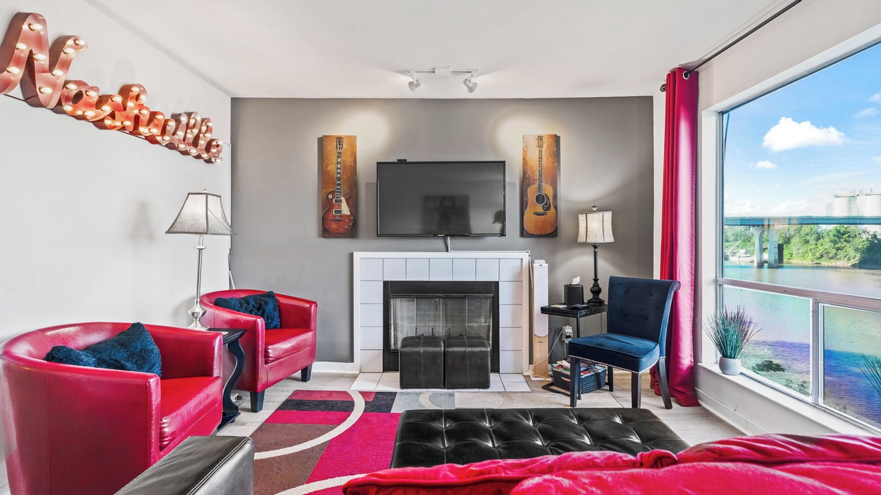 Photo of Livingroom in North Capitol