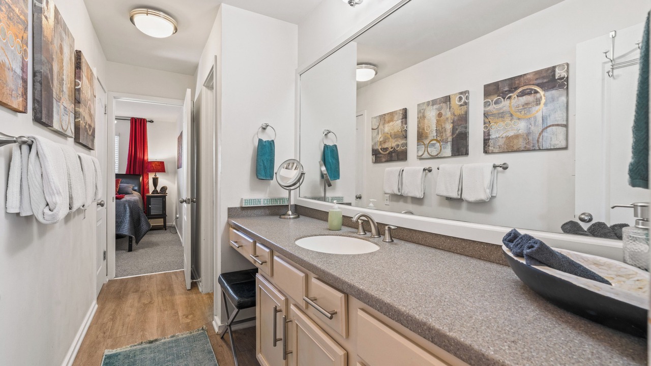 Photo of Bathroom in North Capitol