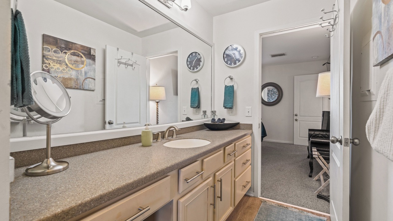 Photo of Bathroom in North Capitol