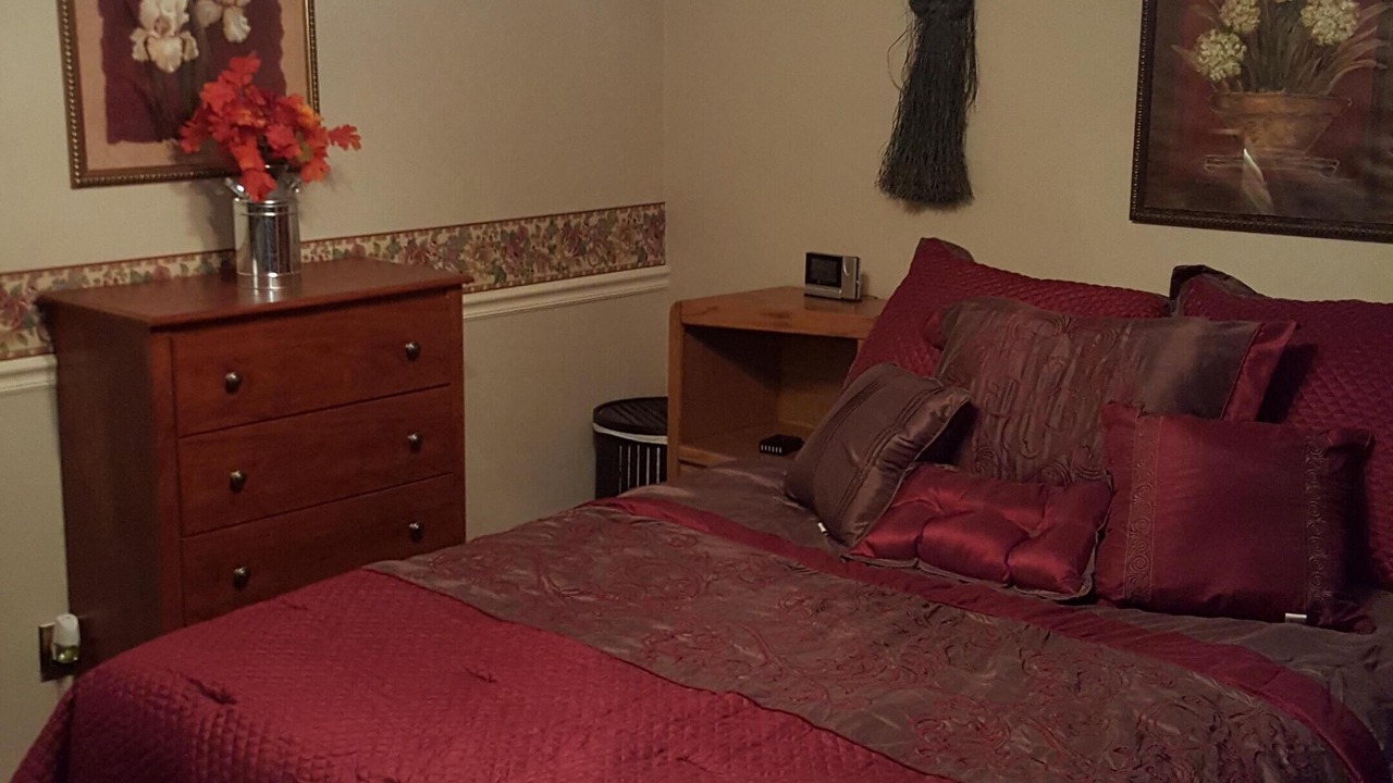 Photo of Bedroom in Boonville