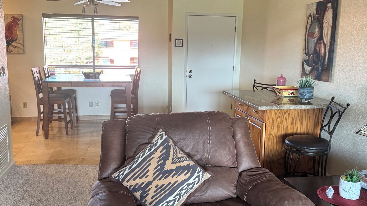 Photo of Livingroom in Paradise Valley Village