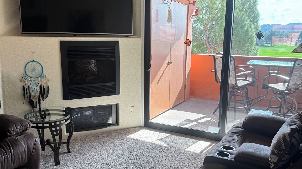 Photo of Livingroom in Paradise Valley Village