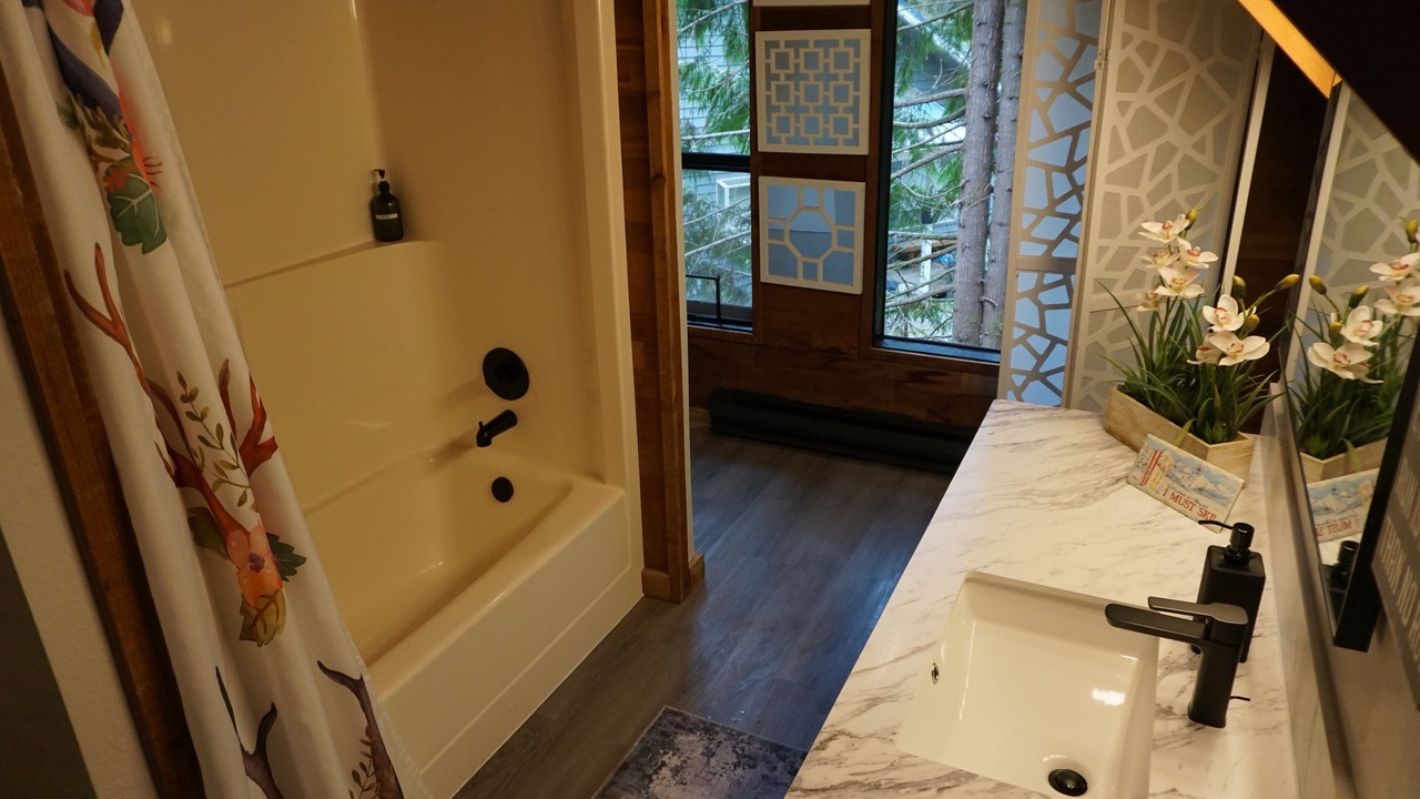 Photo of Bathroom in Glacier