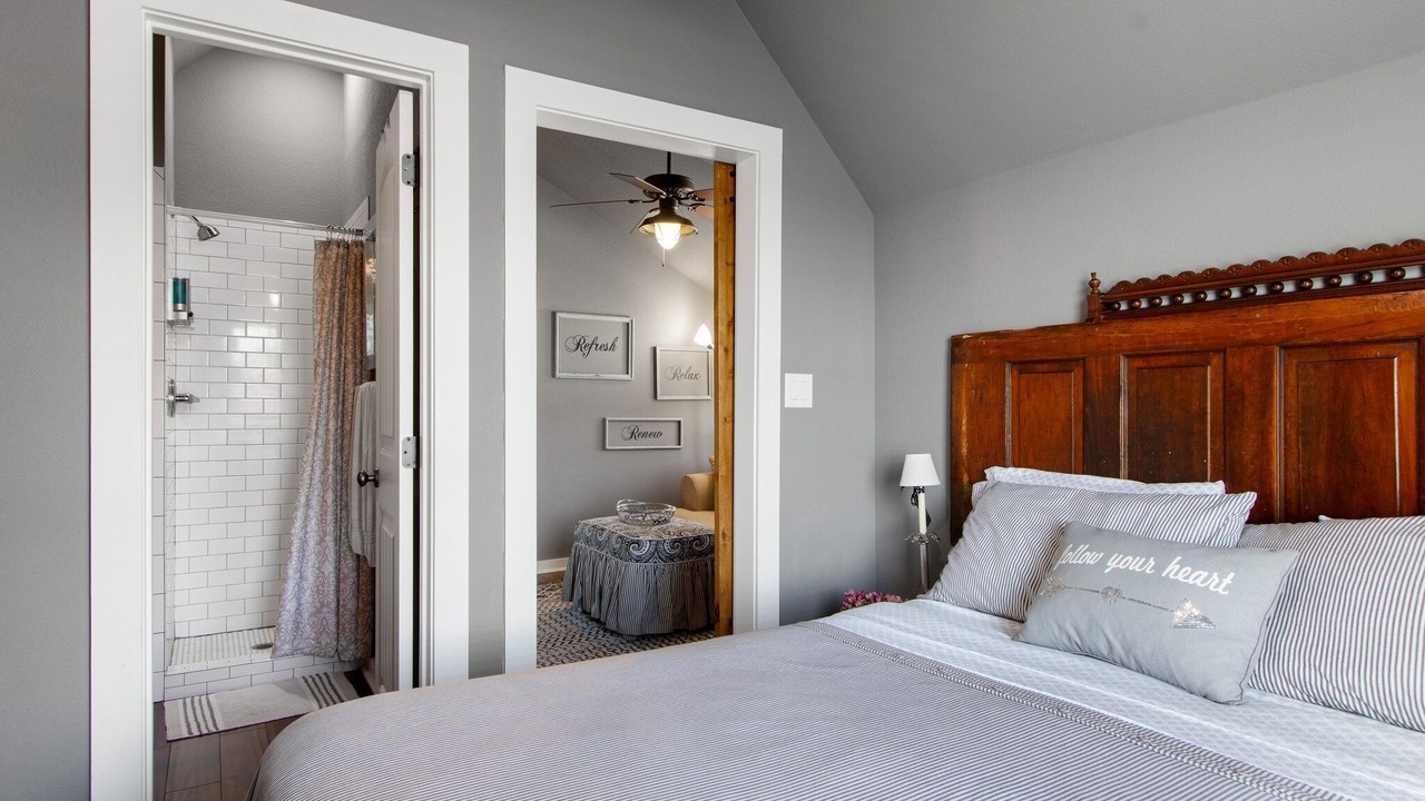 Photo of Bedroom in Granbury
