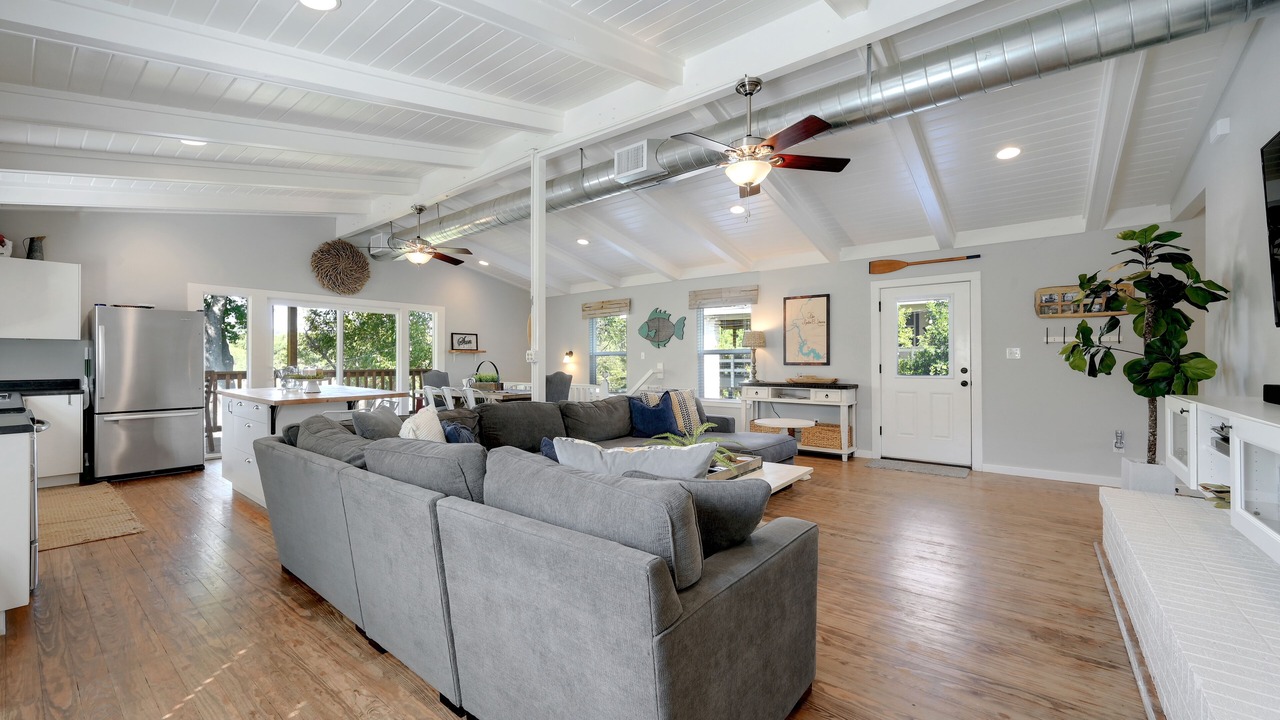 Photo of Livingroom in Burnet