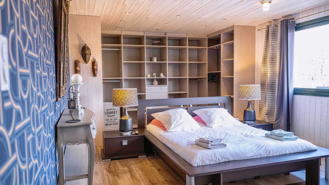 Photo of Bedroom in Castelnau-de-Montmiral