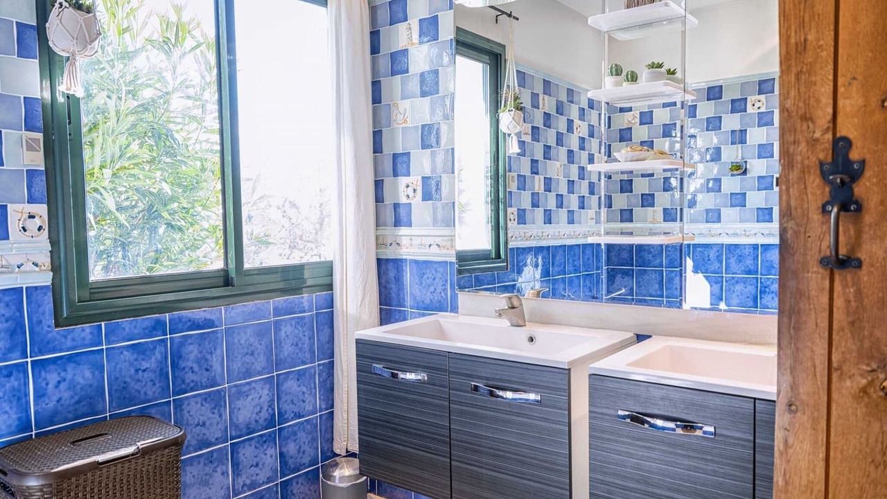 Photo of Bathroom in Castelnau-de-Montmiral