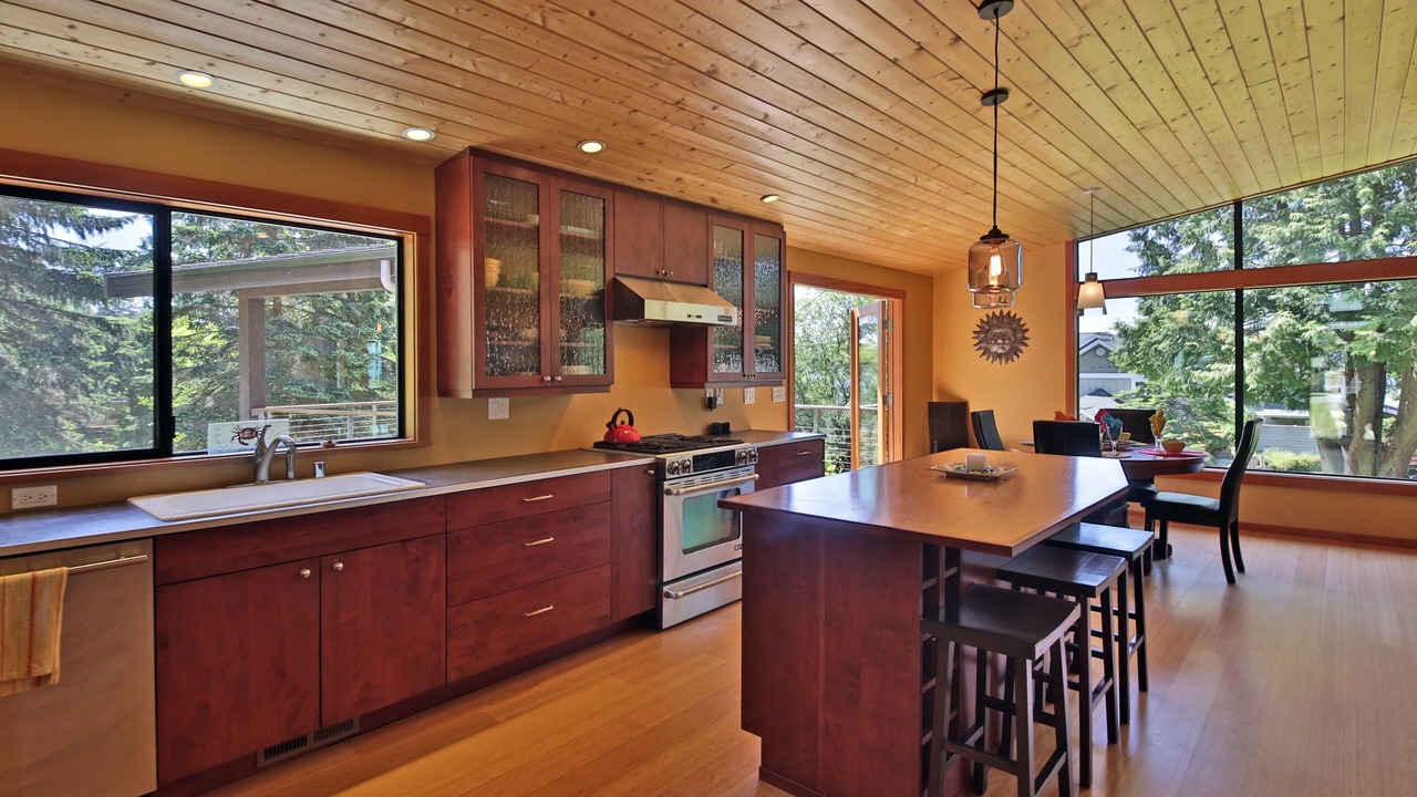 Photo of Others in Freeland