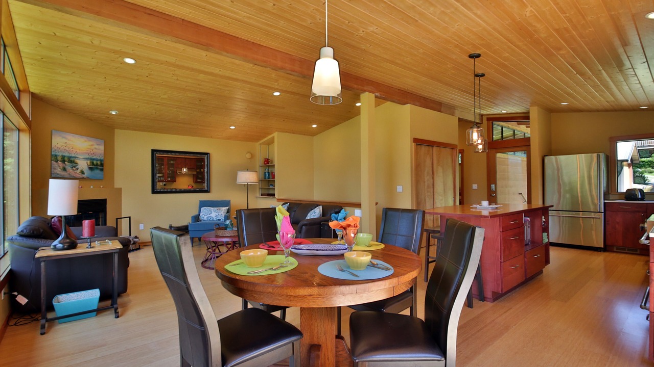 Photo of Others in Freeland